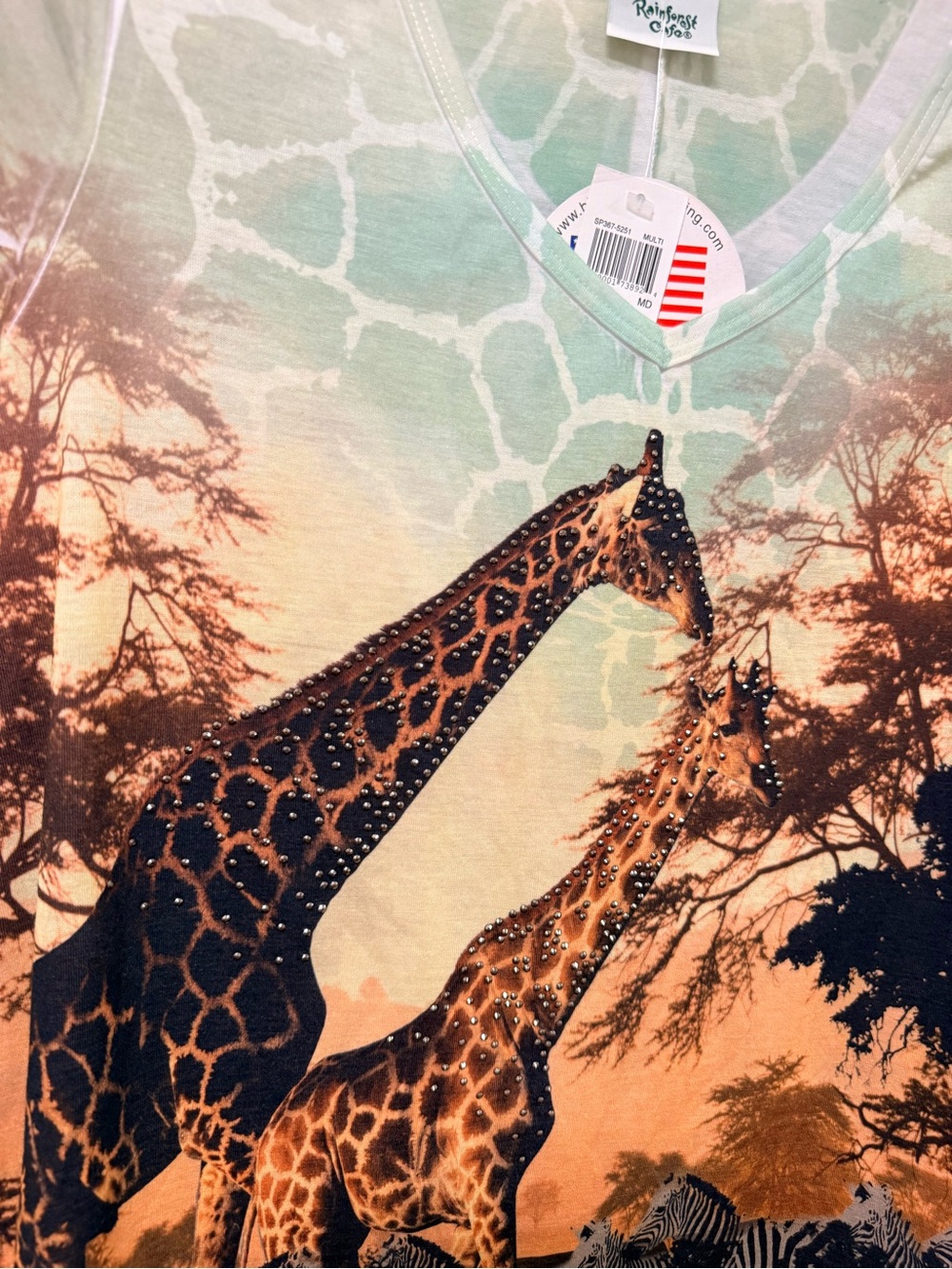 Rainforest Cafe Giraffe Savannah V‑Neck Tee - Picture 3 of 7